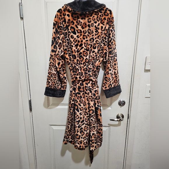 ANNE KLEIN CHEETAH PRINT LONG ROBE (NWT) - Picture 2 of 12
